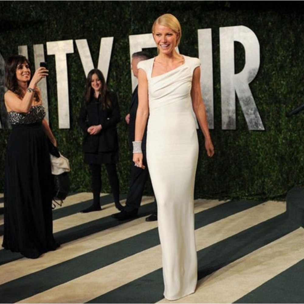 ✨ Iconic TOM FORD Gwnyeth Paltrow Oscar Ivory Silk Gown / Asymmetrical neck ✨ - Picture 3 of 8